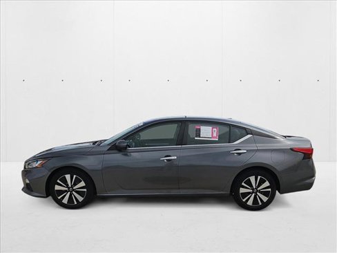 Used 2022 Nissan Altima 2.5 SV image 17