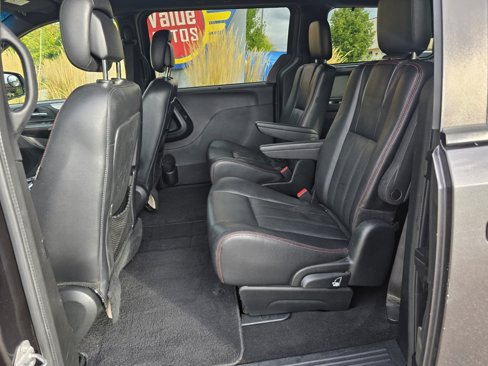 Used 2017 Dodge Grand Caravan GT image 4