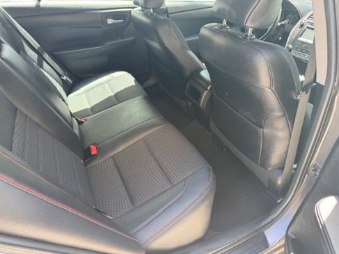 Used 2015 Toyota Camry SE image 12