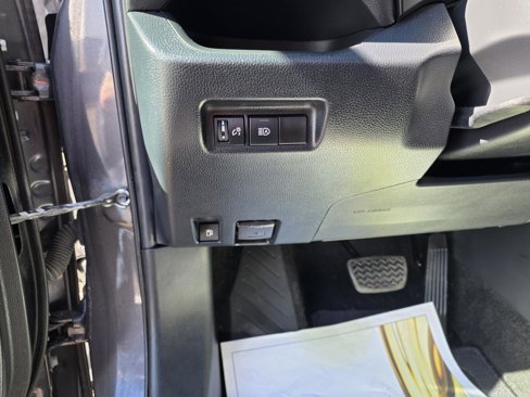 Used 2019 Toyota RAV4 LE image 15
