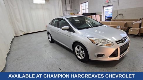 Used 2014 Ford Focus SE w/ SE Winter Package image 2