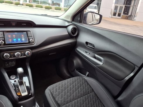 Used 2021 Nissan Kicks S image 12