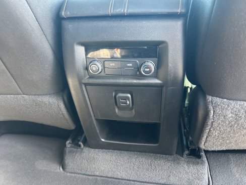 Used 2019 Chevrolet Traverse LT image 29