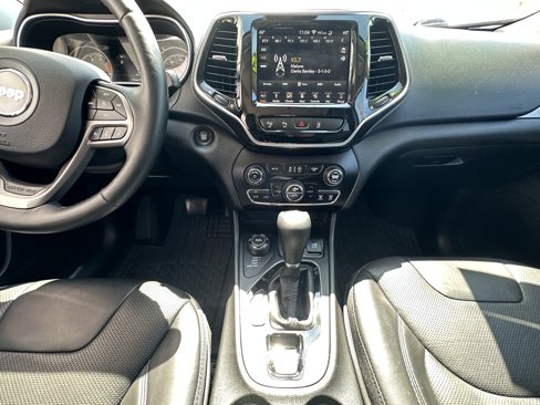 Used 2019 Jeep Cherokee Limited w/ Luxury Group image 24