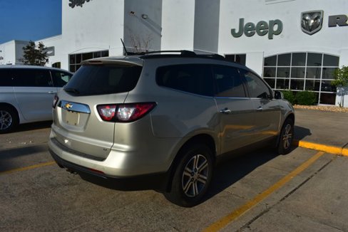 Used 2017 Chevrolet Traverse LT image 4