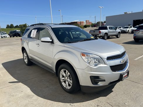 Used 2015 Chevrolet Equinox LT w/ Driver Convenience Package image 2
