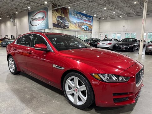 Used 2018 Jaguar XE Premium image 1