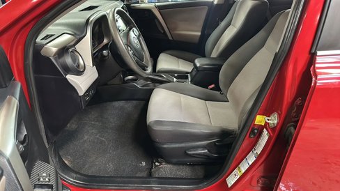 Used 2014 Toyota RAV4 LE image 9