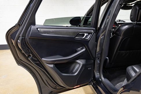 Used 2017 Porsche Macan Turbo image 34