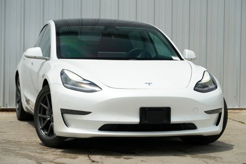 Used 2020 Tesla Model 3 Standard Range Plus image 4