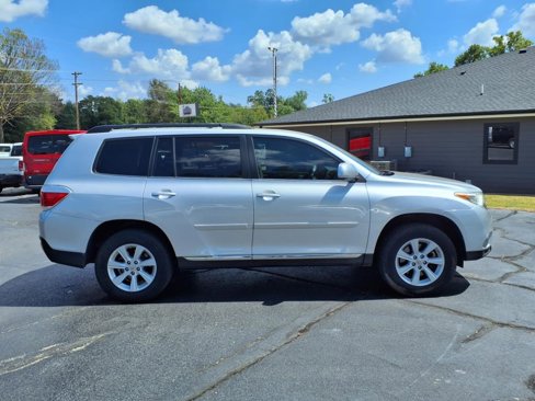 Used 2013 Toyota Highlander Plus image 2