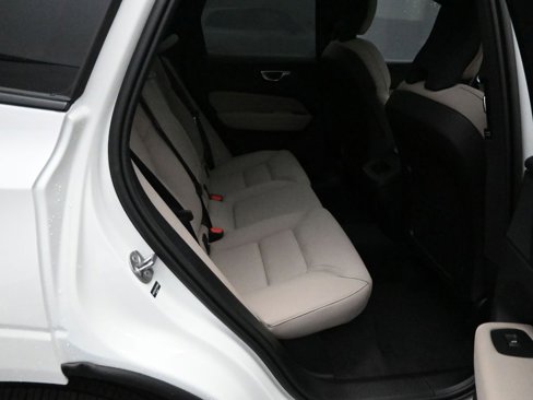 New 2026 Volvo XC60 B5 Core w/ Climate Package image 37