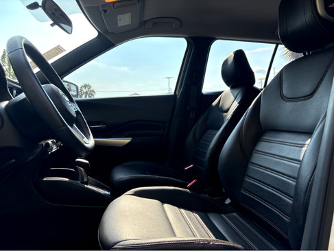 Used 2019 Nissan Kicks SR w/ SR Premium Package image 12