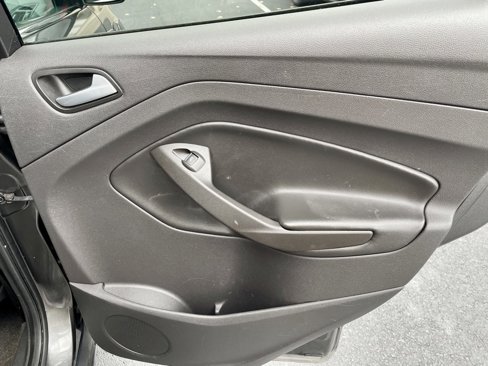 Used 2015 Ford Escape SE image 13