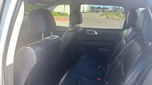 Used 2018 Nissan Pathfinder SL image 20