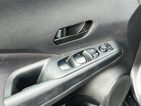 Certified 2019 Nissan Kicks S image 15
