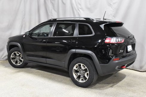 Used 2019 Jeep Cherokee Trailhawk image 6