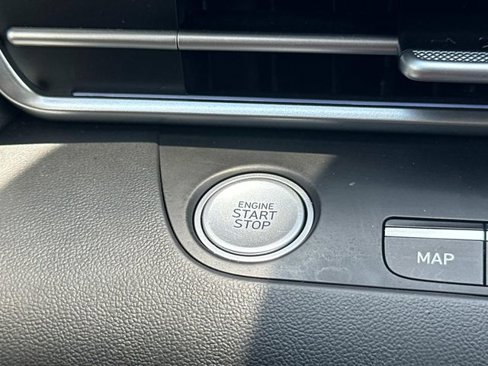 Used 2024 Hyundai Elantra SEL w/ Convenience Package image 28