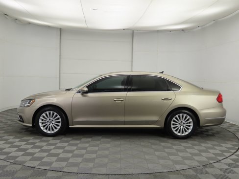 Used 2016 Volkswagen Passat 1.8T SE image 8