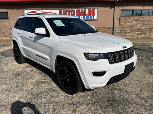 Used 2018 Jeep Grand Cherokee Altitude image 3