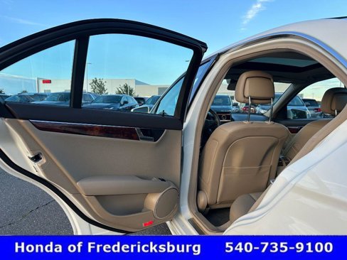 Used 2011 Mercedes-Benz C 300 Sport image 29