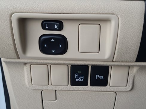 Used 2013 Lexus ES 300h image 23