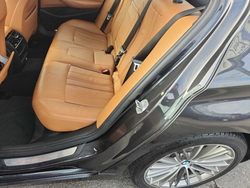 Used 2018 BMW 530i xDrive w/ Premium Package image 21