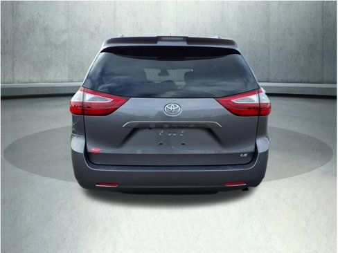 Certified 2019 Toyota Sienna LE image 24