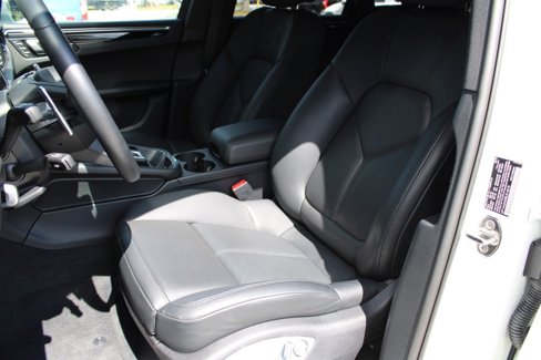 Used 2024 Porsche Macan image 5