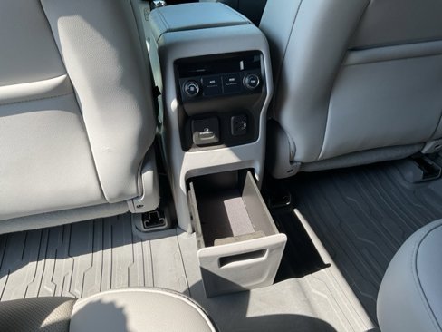 Used 2019 GMC Acadia SLT image 23