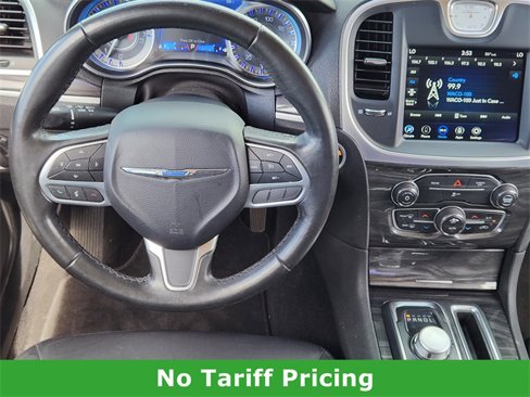 Used 2020 Chrysler 300 Touring w/ Sport Appearance Package image 25