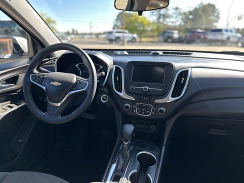 Used 2023 Chevrolet Equinox LT w/ Driver Convenience Package image 16