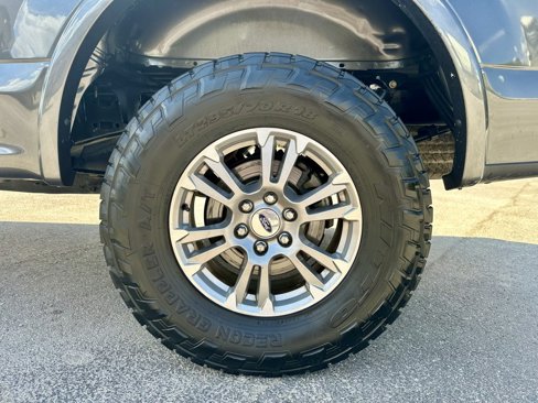 Used 2019 Ford F150 Lariat image 31