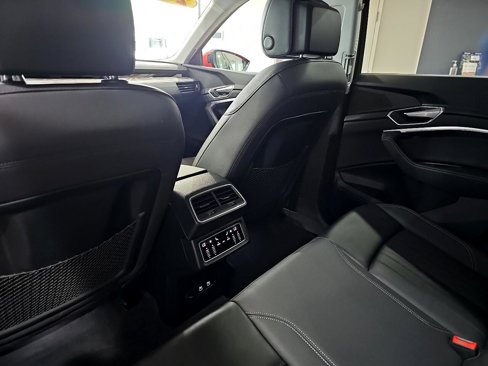 Used 2021 Audi e-tron Premium w/ Black Optic Package image 66