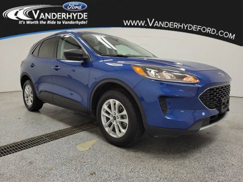 Used 2022 Ford Escape SE image 2