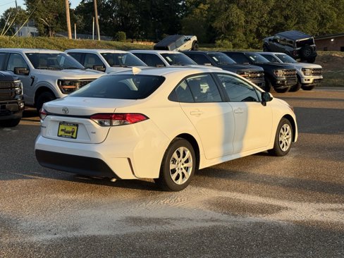 Used 2024 Toyota Corolla LE image 5