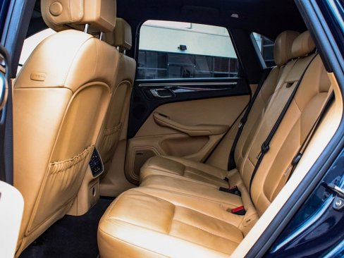 Used 2018 Porsche Macan image 33