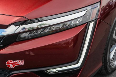 Used 2018 Honda Clarity Touring image 4