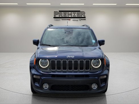 Used 2021 Jeep Renegade Latitude w/ Luxury Group I image 2