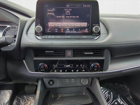 Used 2024 Nissan Rogue SV image 18