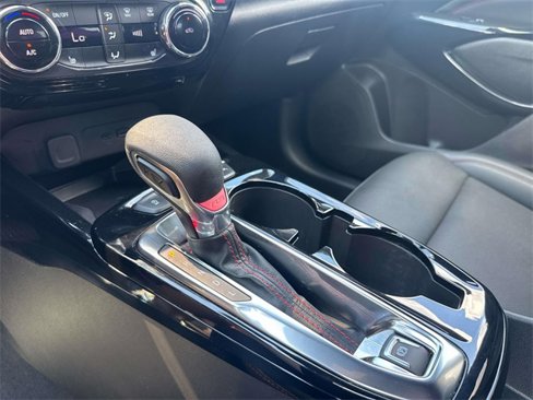 Certified 2025 Chevrolet Trax RS w/ Sunroof Package image 32