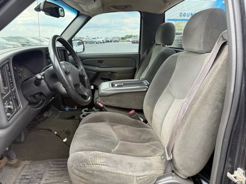 Used 2004 Chevrolet Silverado 2500 LS w/ Heavy-Duty Power Package image 16