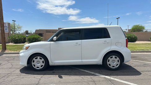 Used 2011 Scion xB image 9