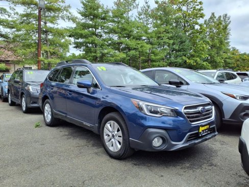 Used 2019 Subaru Outback 2.5i Premium image 1