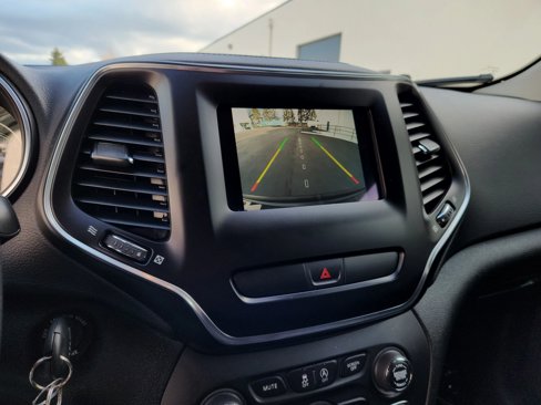 Used 2020 Jeep Cherokee Latitude image 11