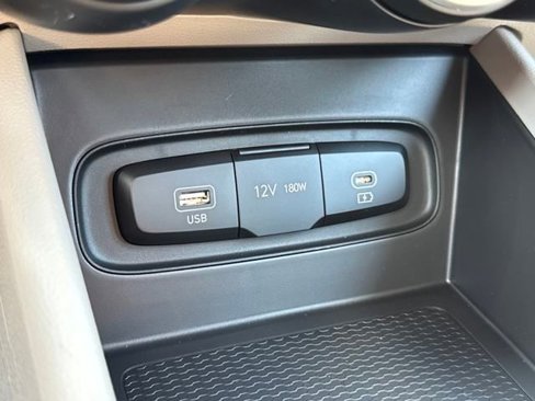 New 2025 Hyundai Venue SEL image 24