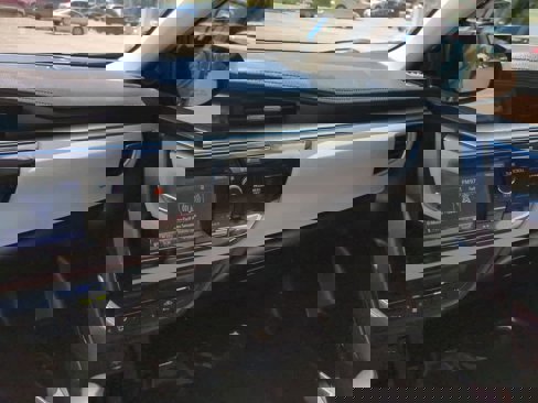 Used 2016 Toyota Corolla LE image 11