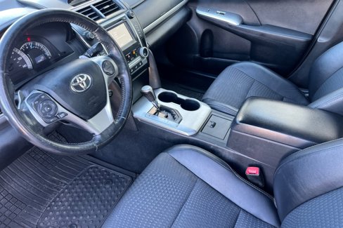Used 2012 Toyota Camry SE image 9