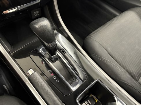 Used 2017 Honda Accord EX image 21