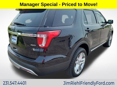 Used 2017 Ford Explorer XLT w/ Equipment Group 202A image 6